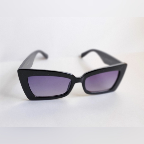 Fashion Cat Eye Sunglasses- Black - Picture 2 of 5